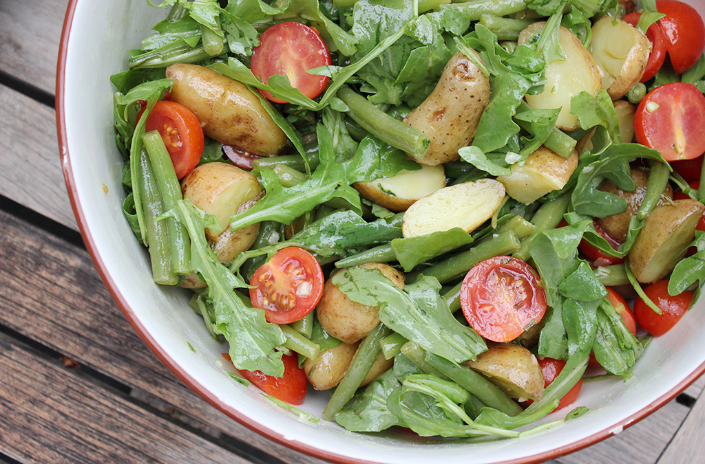 Lauwarmer Kartoffel-Bohnen-Salat