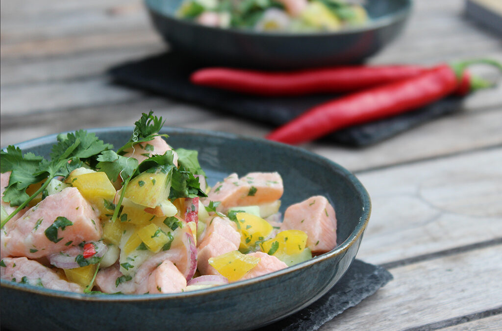 Lachs-Ceviche mit Apfel und Kokos